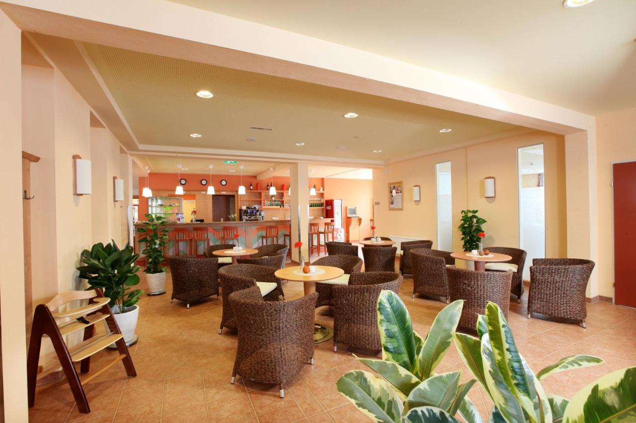JUFA Hotel Lungau Sankt Michael im Lungau Bagian luar foto