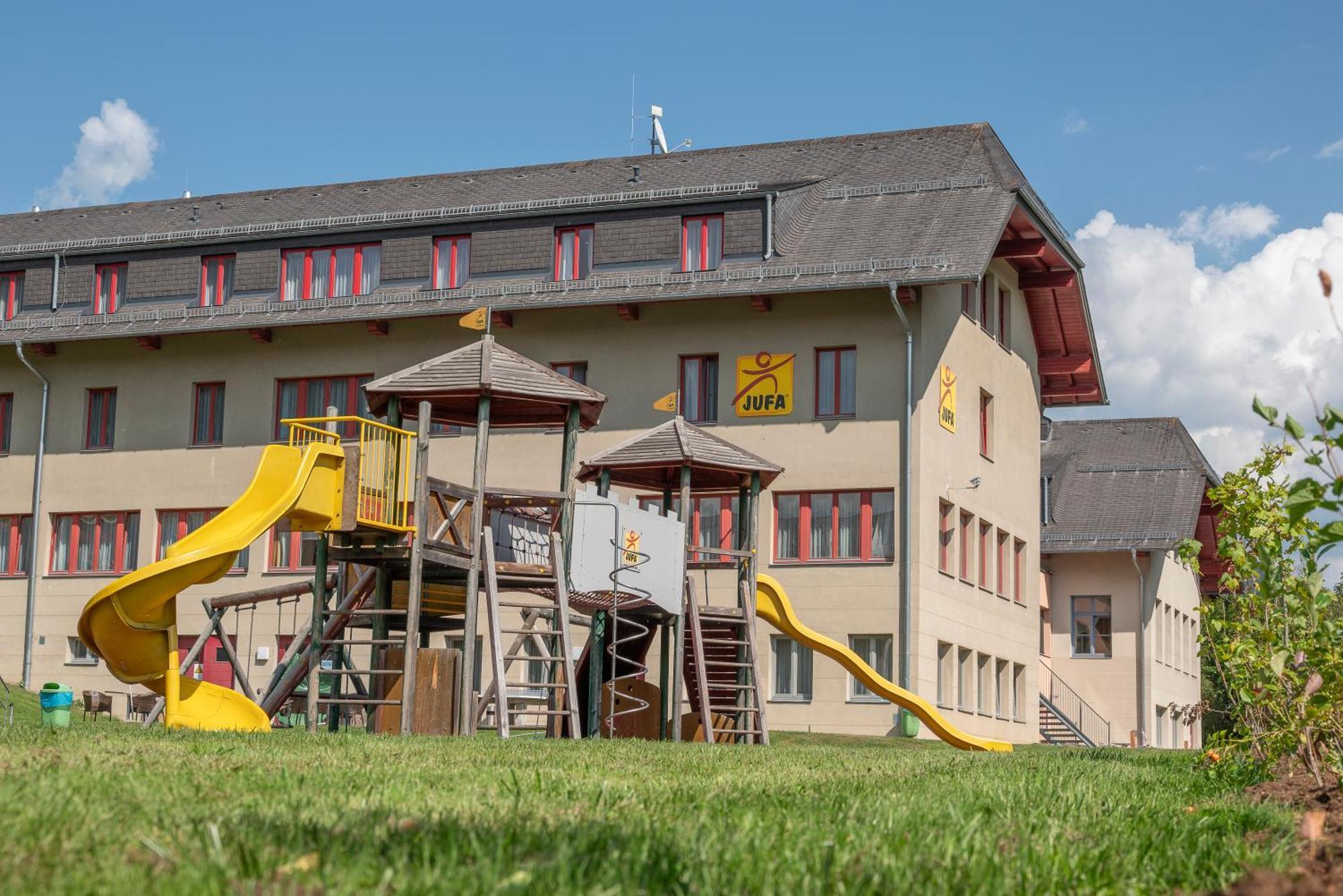 JUFA Hotel Lungau Sankt Michael im Lungau Bagian luar foto