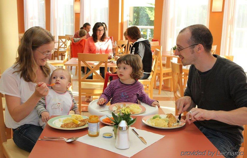 JUFA Hotel Lungau Sankt Michael im Lungau Restoran foto