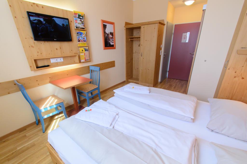 JUFA Hotel Lungau Sankt Michael im Lungau Bagian luar foto