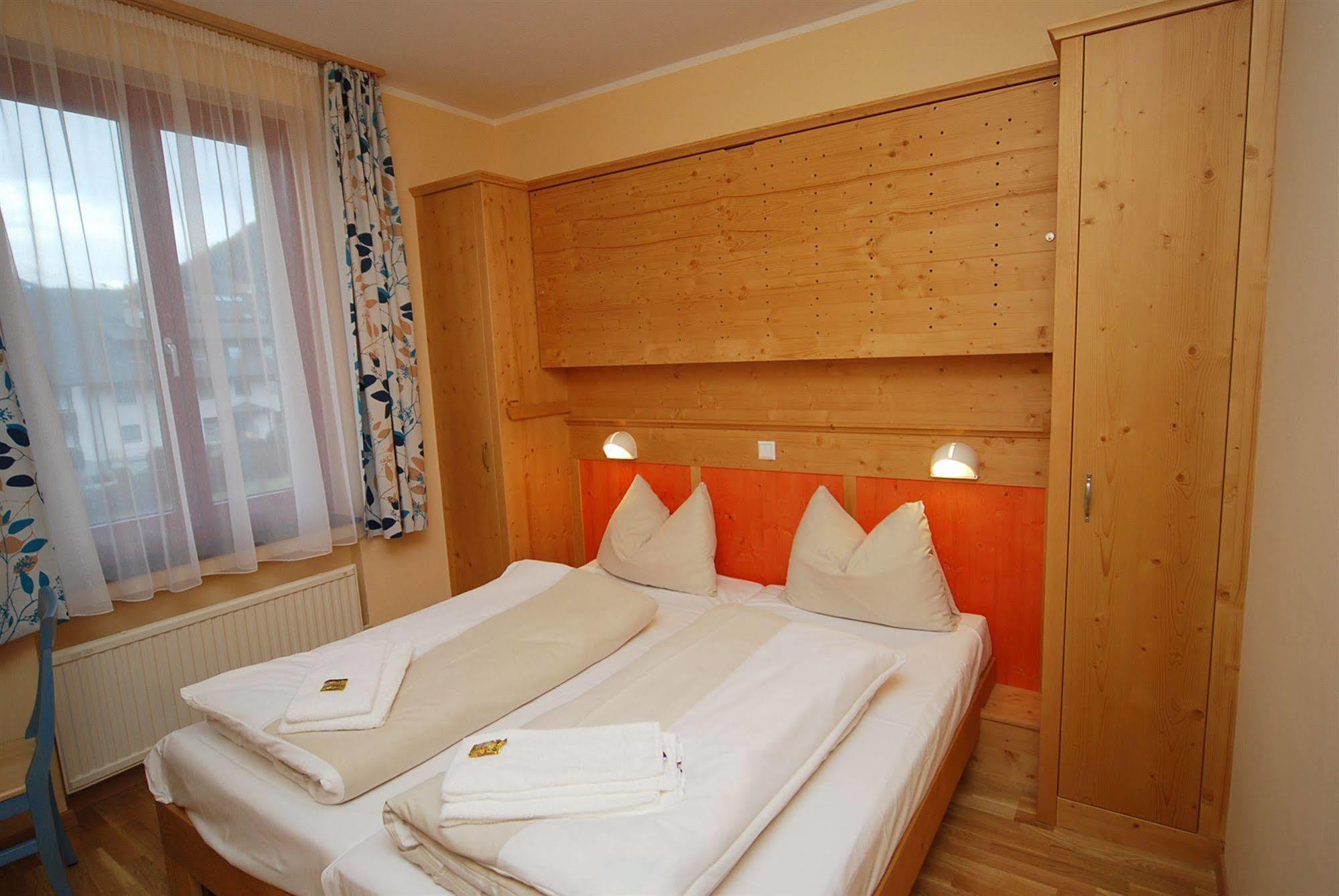 JUFA Hotel Lungau Sankt Michael im Lungau Bagian luar foto