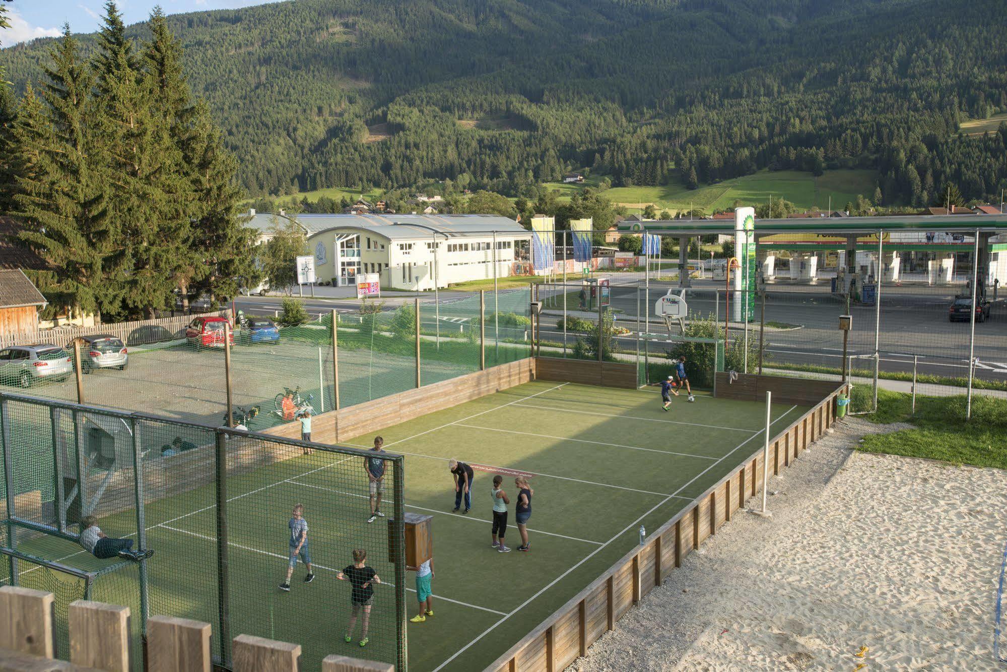 JUFA Hotel Lungau Sankt Michael im Lungau Bagian luar foto