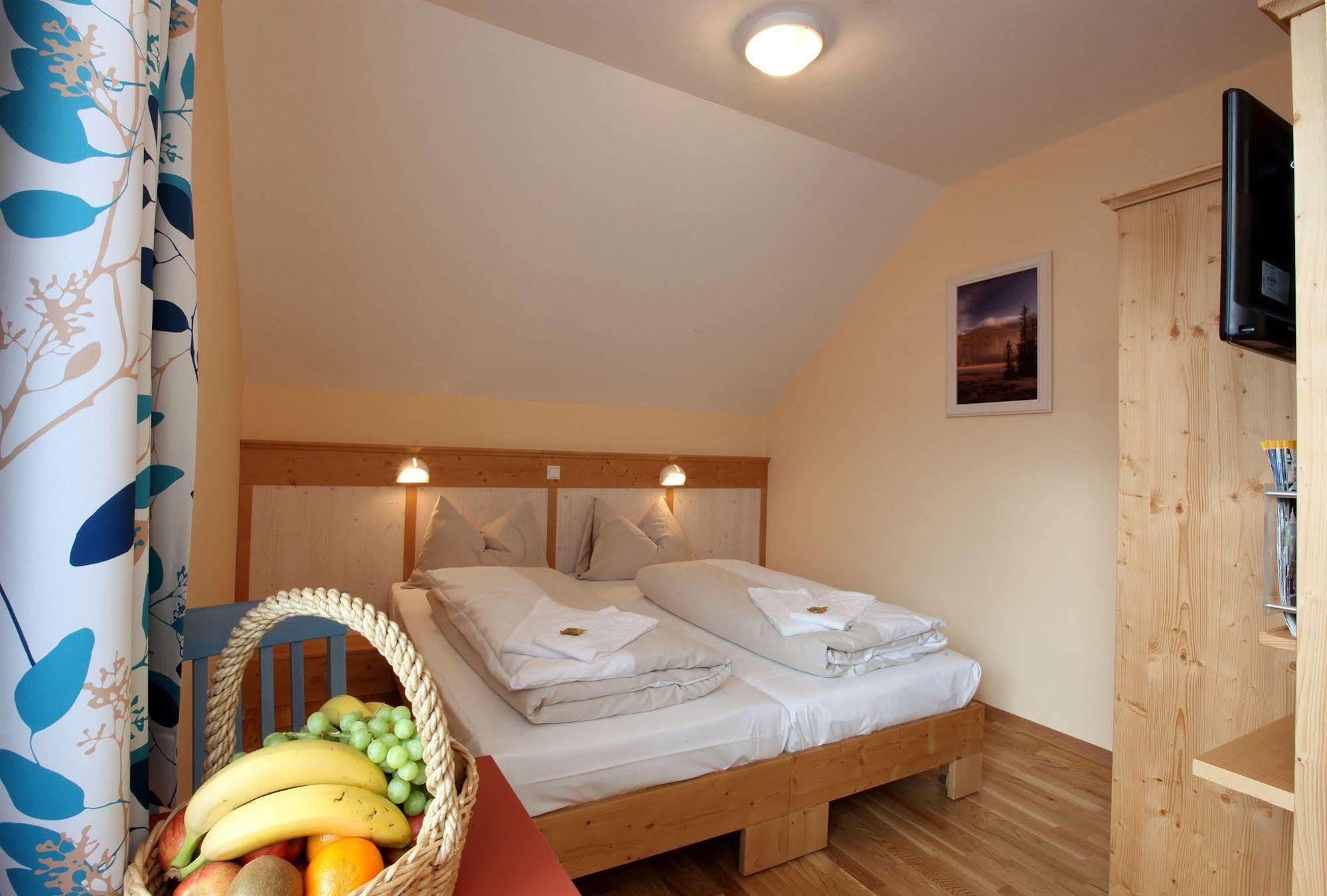JUFA Hotel Lungau Sankt Michael im Lungau Bagian luar foto