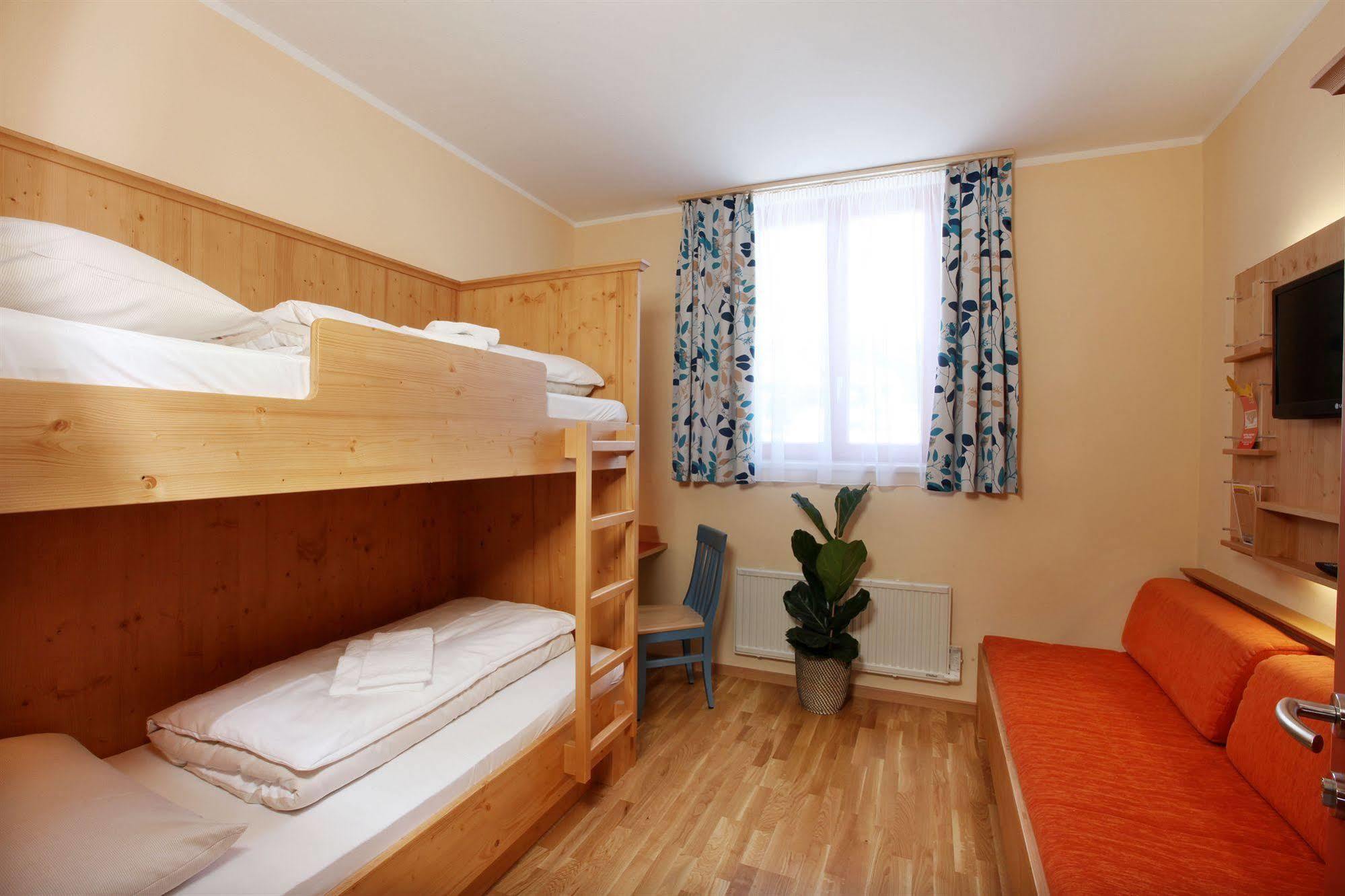 JUFA Hotel Lungau Sankt Michael im Lungau Bagian luar foto
