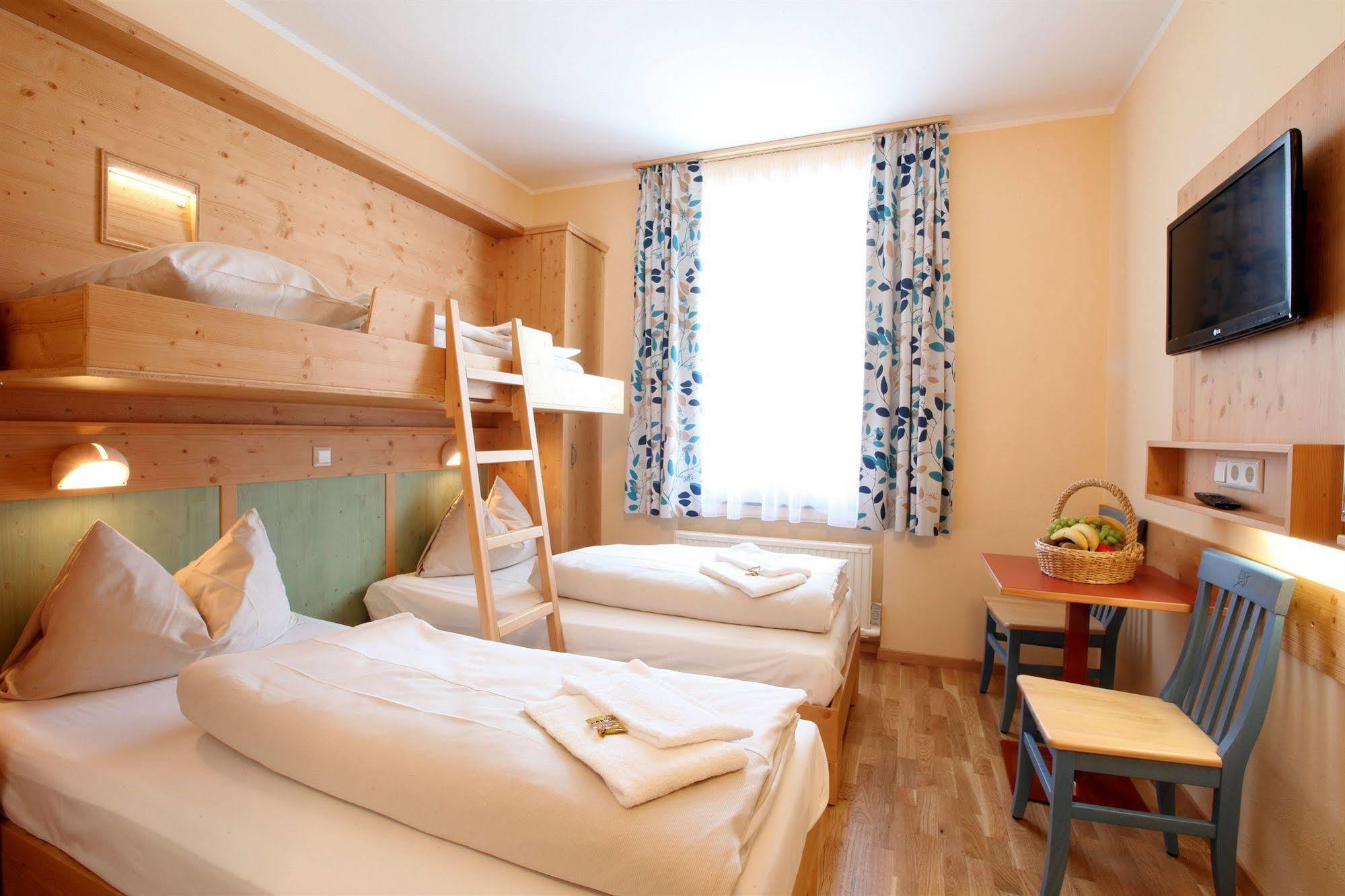 JUFA Hotel Lungau Sankt Michael im Lungau Bagian luar foto
